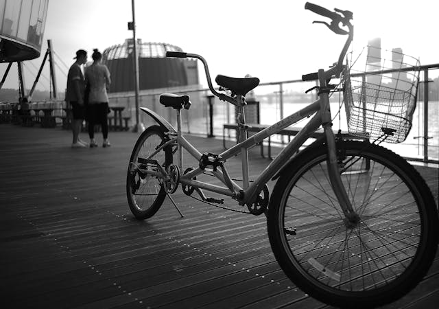 Een luxe tandemfiets met een exclusief design en hoogwaardige materialen